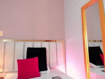 Chaturbate Best live sex cam show of eloisequinn