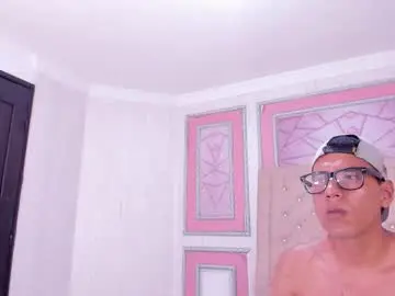 Chaturbate Watch Live Sex Cams of ivyandliam_