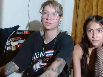 Chaturbate Live Porn of latinas_love05