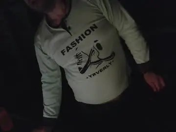 Chaturbate Live Sex of ravingr3d3