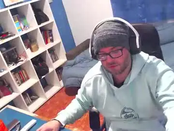 Chaturbate Free Porn Cam of ravingr3d3