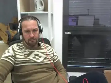 moi9876543210 from chaturbate