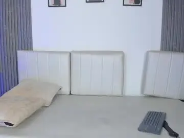 Chaturbate Adult Webcam of zoe_and_jordy