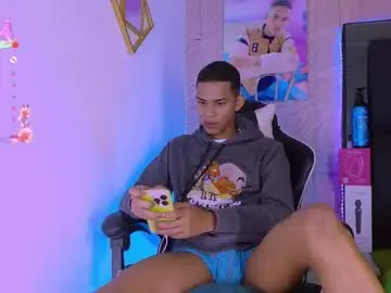 Chaturbate Nude Webcam of dilam_alfonzo