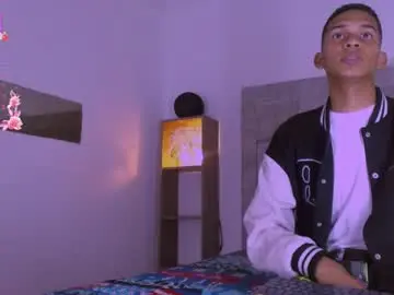 Chaturbate Nude Webcam of dilam_alfonzo