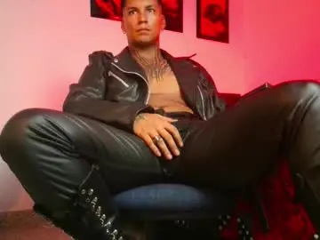 Chaturbate Free Porn Cam of leonnardojaramillo