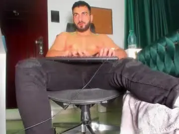 Chaturbate Live Sex Cam of master9four