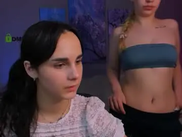 Chaturbate Live Sex Cam of ariana_ross7