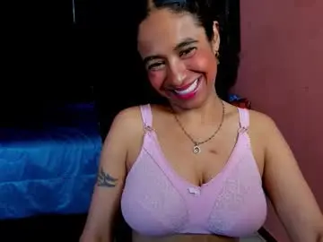 Chaturbate Free Live Porn of emily_bunny7