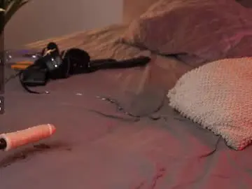 Chaturbate Best live sex cam show of kris_whisper