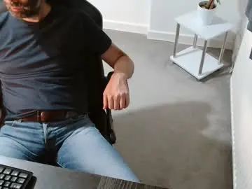 Chaturbate Nude Webcam of mr_matthew_me