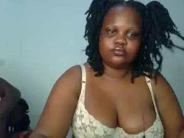 Chaturbate Live Sex Cam of sassie_bee