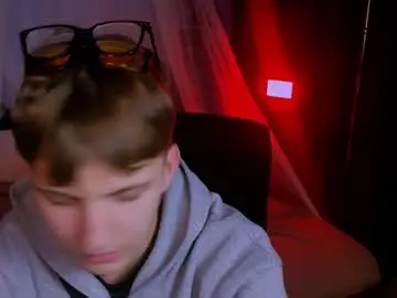 travis_wolf_ from chaturbate