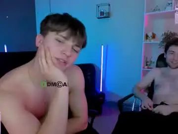 Chaturbate Live Porn of travis_wolf_