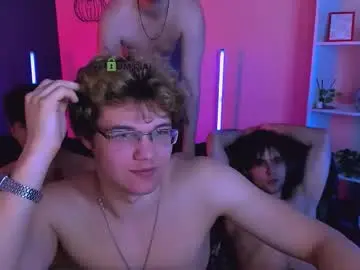 Chaturbate Adult Video Chat of travis_wolf_