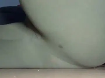 Chaturbate Live Sex Cam of wet_pants2022
