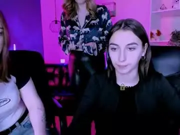 Chaturbate Live Sex Cam of _mila_fire