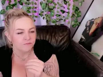 Chaturbate Live Sex Cam of blondejj