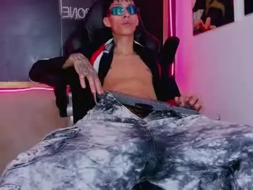 Chaturbate Nude Webcam of daniel_deluc77