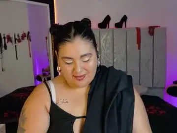 andreaakinky from chaturbate