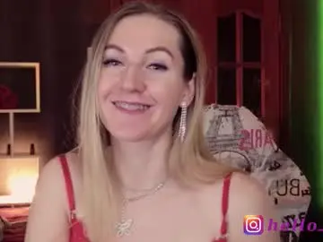 Chaturbate Live Sex Cam of hello_lisha