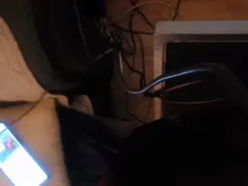 Chaturbate Sex Cam of leeguy_hugedick