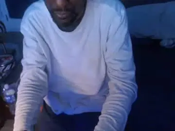 leeguy_hugedick from chaturbate