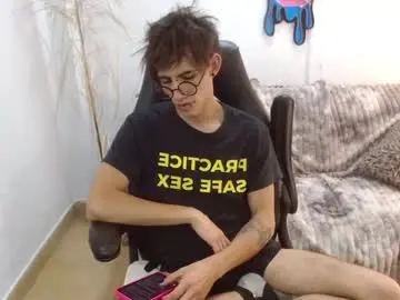 Chaturbate Live Porn of aaronbeer_