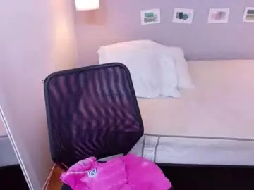 Chaturbate Live Sex Cam of kiara_evanss