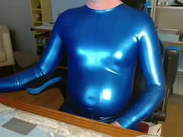 Chaturbate Best live sex cam show of latex_doll_iris