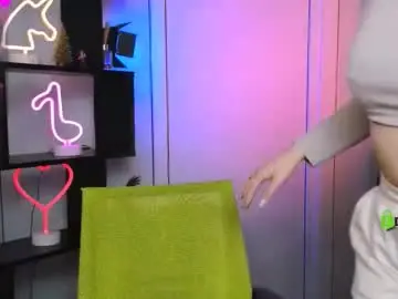 Chaturbate Live Sex Cam of mila_glow