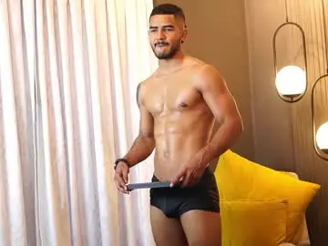 Chaturbate Live Sex Cam of reik_von