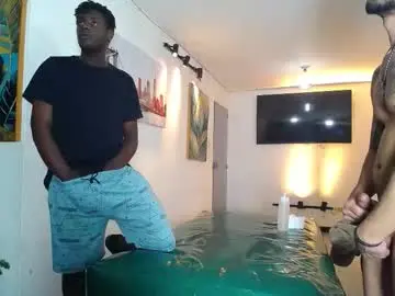 Chaturbate Adult Webcams of benz_boys