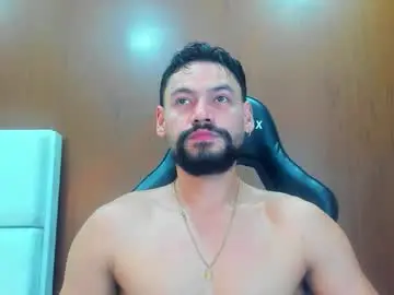 Chaturbate Live Sex Cam of derrybigger_cm