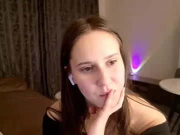 Chaturbate Watch Live Sex Cams of lucyrose33
