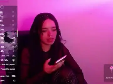 Chaturbate Live Sex Cam of bellamoteluna