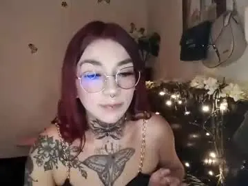 emilywhitee_ from chaturbate