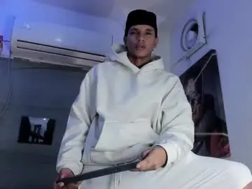 Chaturbate Live Porn of kai_storm7