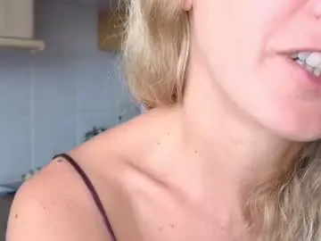 Chaturbate Best live sex cam show of lunary_mix