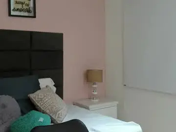 Chaturbate Live Sex Cam of jenner_madison