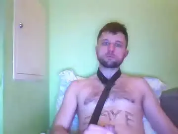 Chaturbate Live Sex Cam of slaveboy32bi