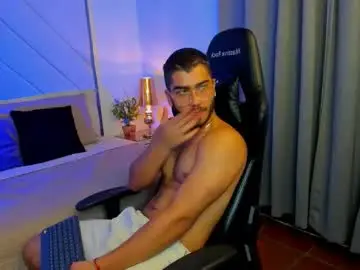 Chaturbate Live Porn of francobanderas1