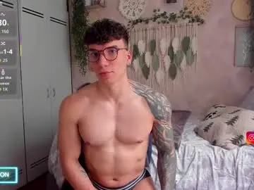 Chaturbate Sex Chat of thomas_fuckboy