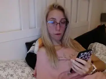 Chaturbate Watch Live Sex Cams of barelylegalblondy