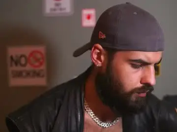 Chaturbate Nude Webcam of hairyrobxxx