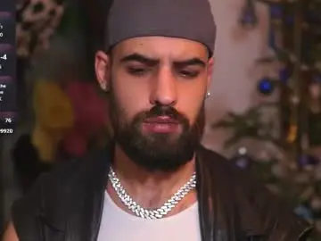 Chaturbate Free Live Porn of hairyrobxxx