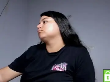 Chaturbate Live Sex Cam of little_shaara