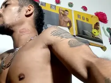 Chaturbate Best live sex cam show of lucascastrohot