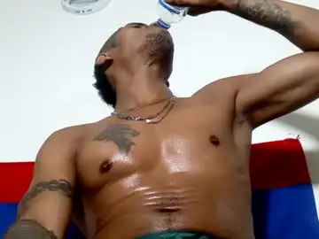 Chaturbate Live Sex Cam of lucascastrohot