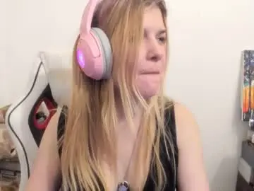 Chaturbate Live Sex of artsyandcraftsy_